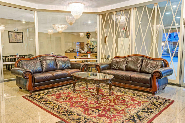 Public Area, Howard Johnson by Wyndham Pikesville, Baltimore
