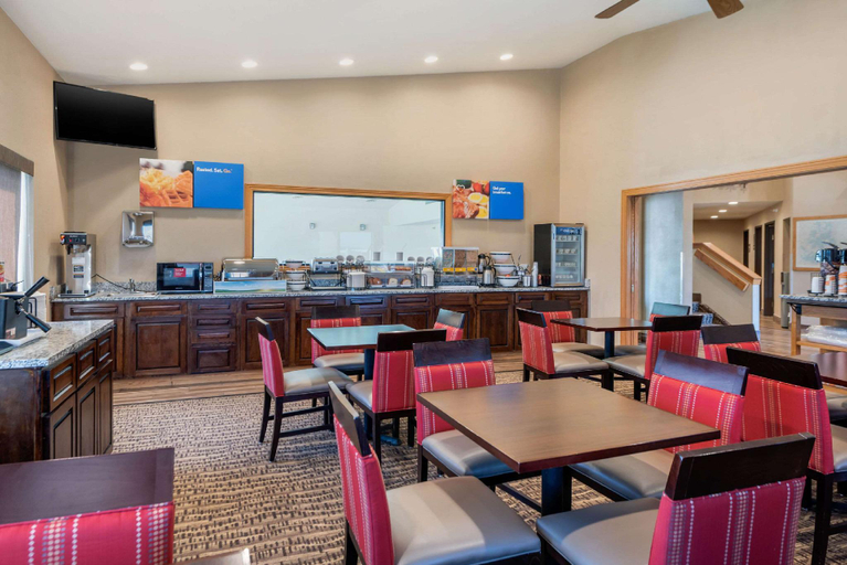 Food & Drinks 4, Comfort Inn Limon Area, Lincoln