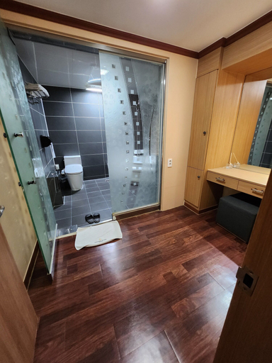 Others 5, Central Plaza Hotel, Suwon