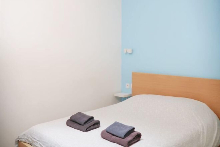 Bedroom 4, Chic & Modern Studio in Centre Paris Rambuteau, Paris