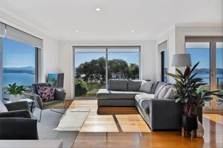 Living area 4, Nicolas Escape panoramic views luxury and space, Hobart