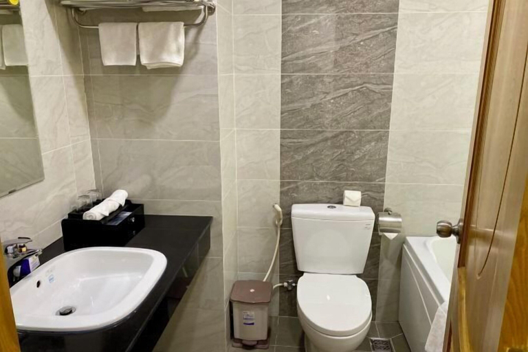 Bathroom 2, The Shilla Luxury I Hotel-더신라럭셔리호텔, District 7