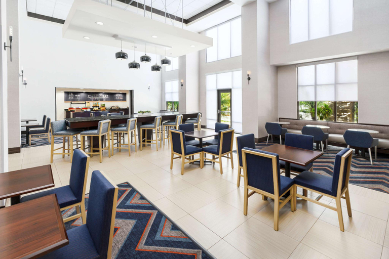 Food & Drinks 3, Hampton Inn & Suites Thousand Oaks, Ventura