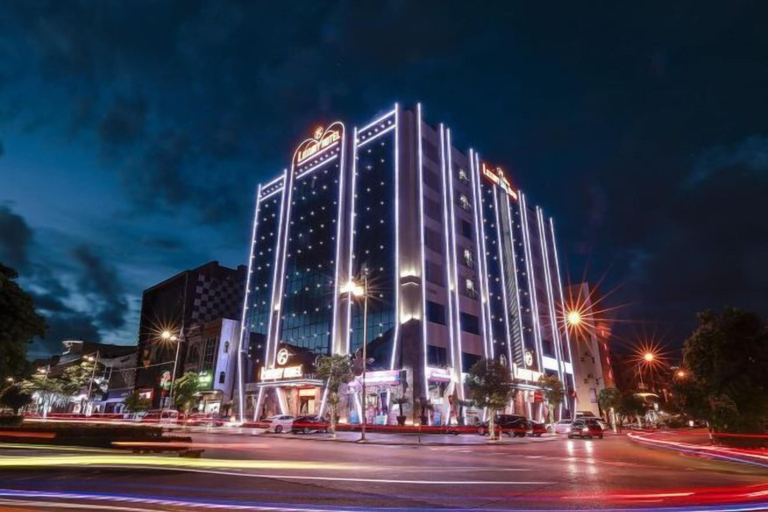 Others 2, Luxury6 Hotel, Móng Cái