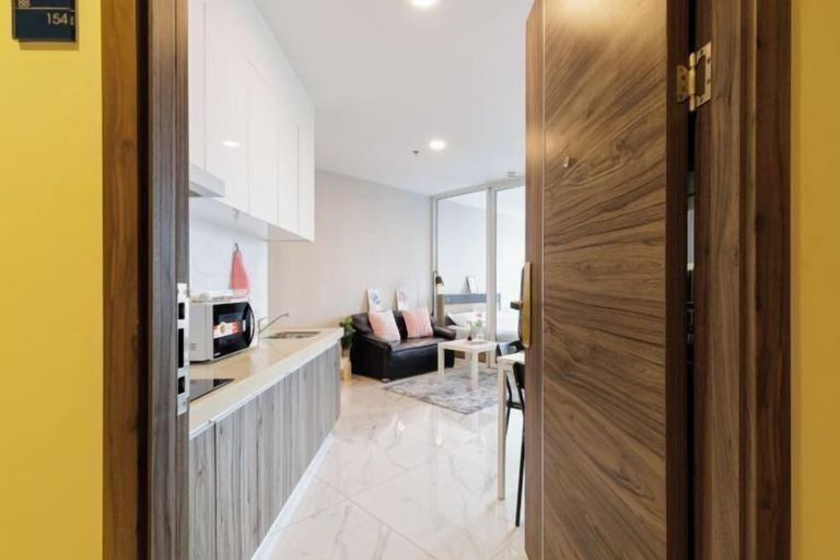 Room 4, Artisan Ratchada Apartment Bangkok, Thailand, Huai Kwang