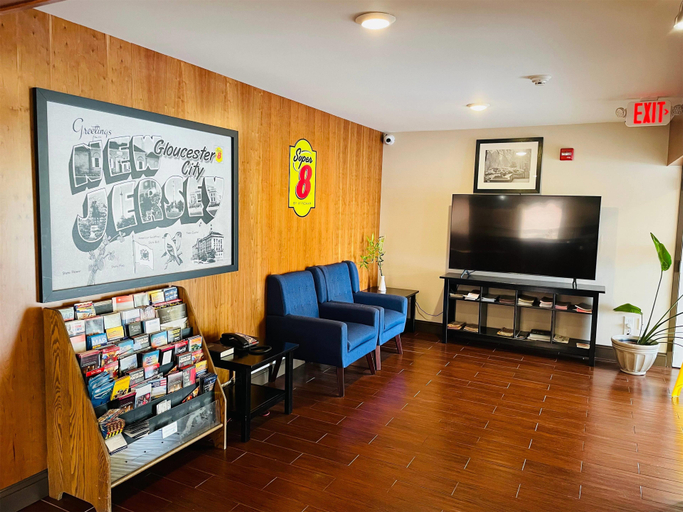Public Area 3, Super 8 by Wyndham Gloucester, Camden
