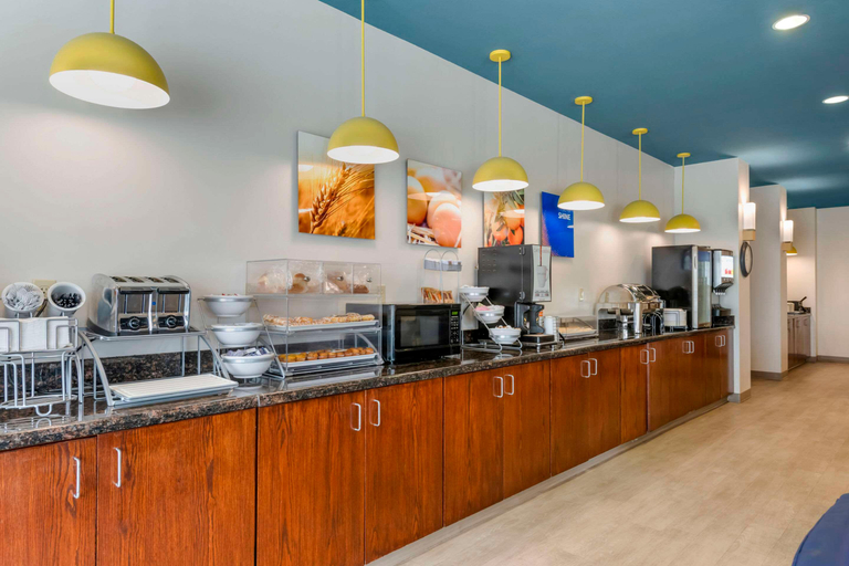 Food & Drinks 5, Comfort Suites Hotel & Convention Center in Rapid, Pennington