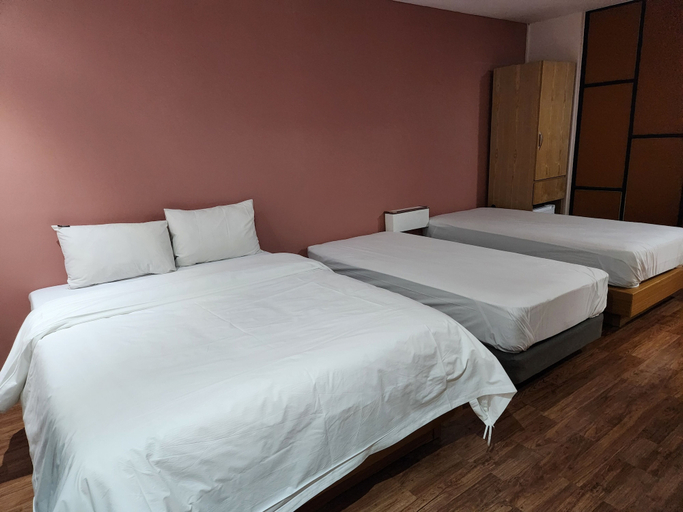 Bedroom 2, Central Plaza Hotel, Suwon