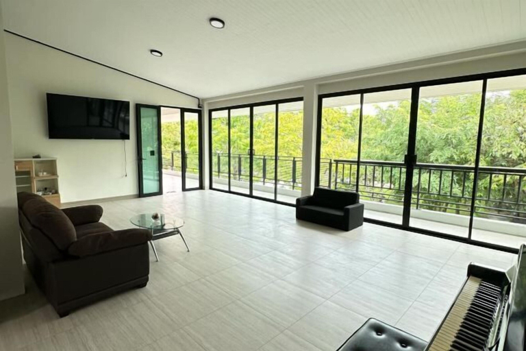 Interior 2, Bamboo Resort, Si Prachan