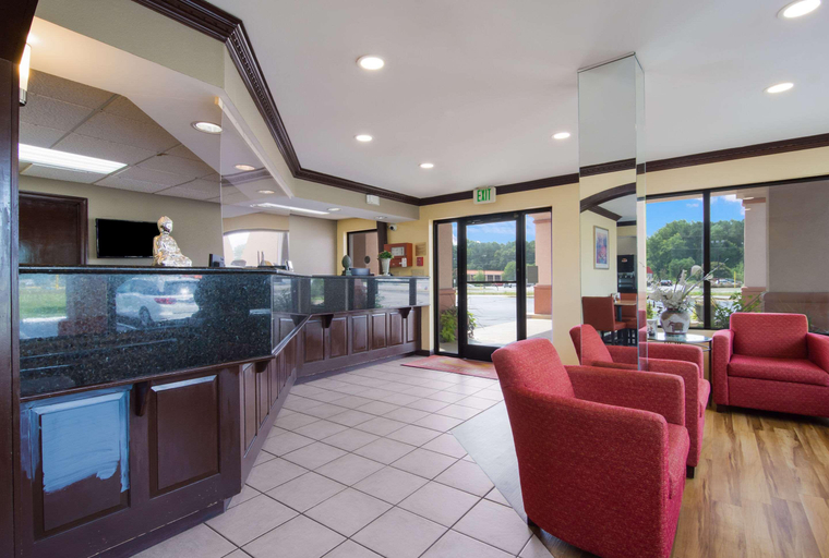 Public Area 5, Econo Lodge Battleboro North, Nash