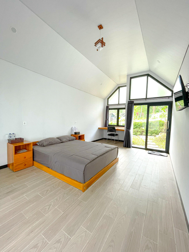 Bedroom 3, Ulya Kabin Tawangmangu Private Pool Air Hangat No BBQ, Karanganyar