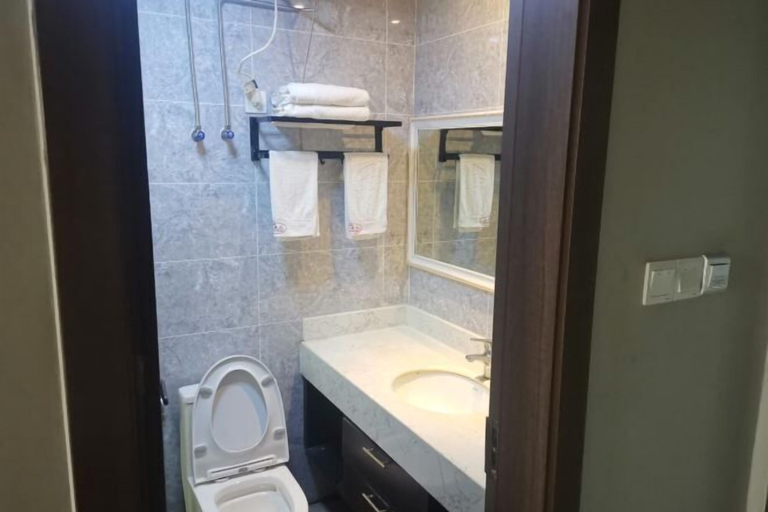 Bathroom, Jizhou Hotel, Namtha