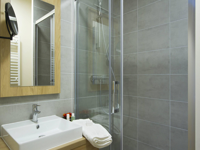Others 3, Apartment in Eclose with Mountain Views, Isère