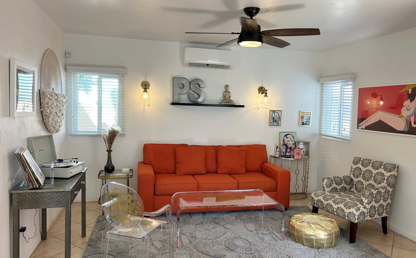 Living area 3, Casa Rosa, Riverside