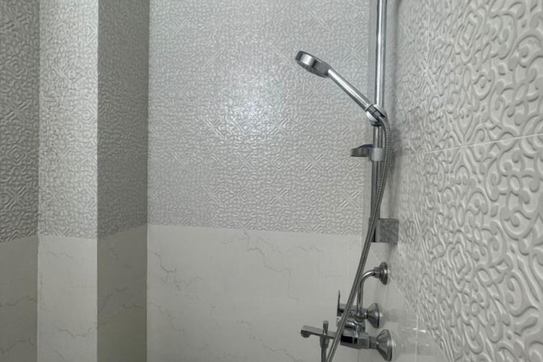 Bathroom 4, Stay with local family in Male, Malé