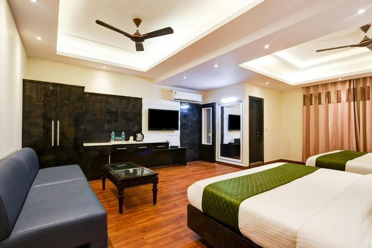 Room 2, Hotel Geet Deluxe, Delhi