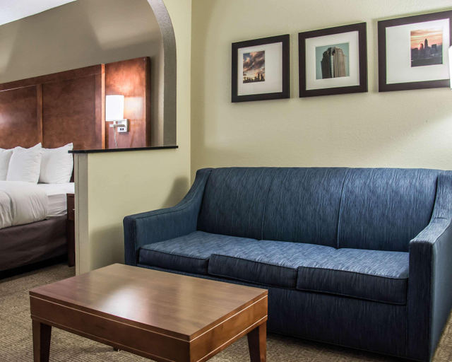 Bedroom 2, Comfort Suites University - Research Park, Mecklenburg