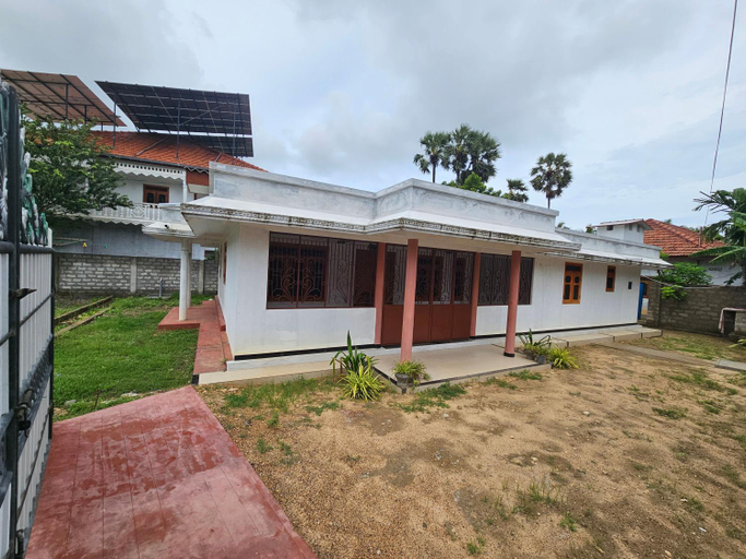 Others 3, Saraswathy Inn, Valikamam West
