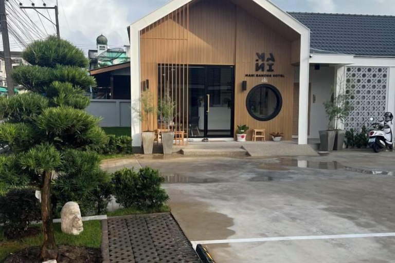 Exterior 2, Mani Ranong Hotel, Muang Ranong