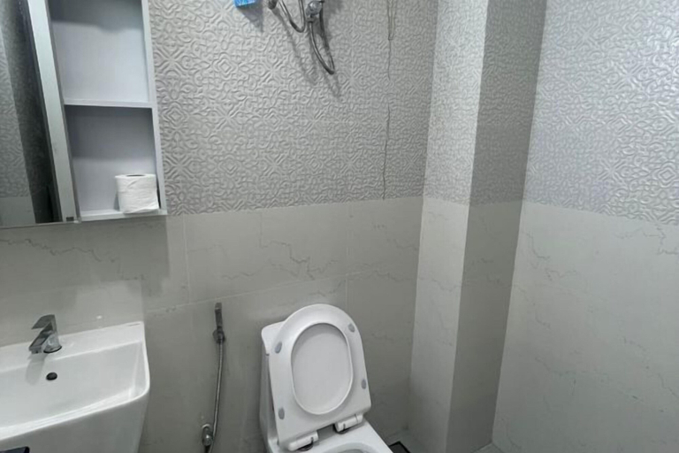 Bathroom 5, Stay with local family in Male, Malé