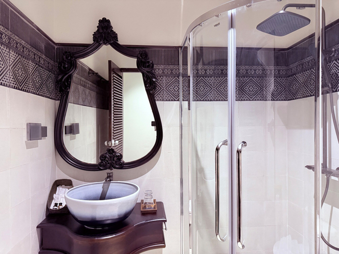 Bathroom 5, Sengphachanh Heritage Boutique Hotel, Chomphet