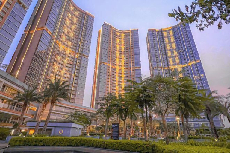 Exterior 5, Gold Coast PIK Apartments by HostJess, North Jakarta