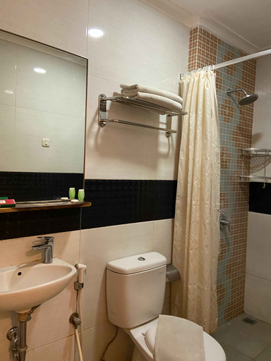 Bathroom 4, Green Red Hotel Syariah Jombang, Jombang