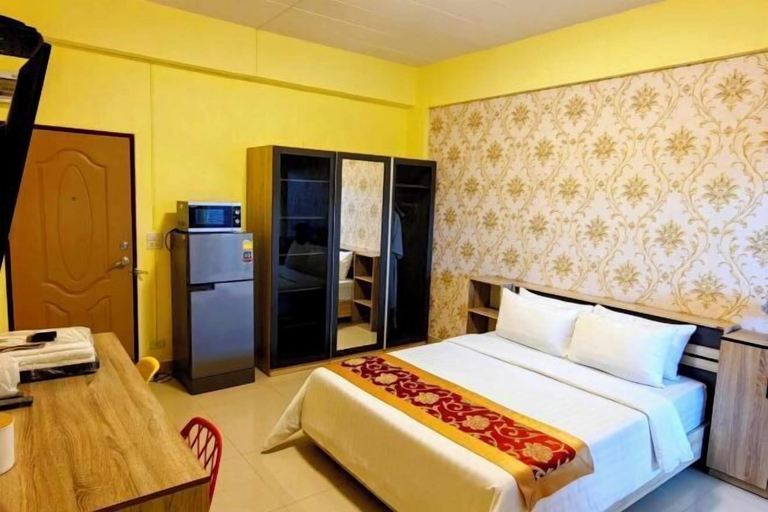 Room 4, leader residences, Bang Phli