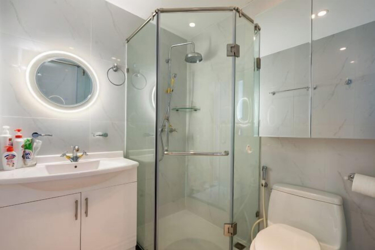 Bathroom 5, Luxury Apartment in Central_Luminous Leman, District 3