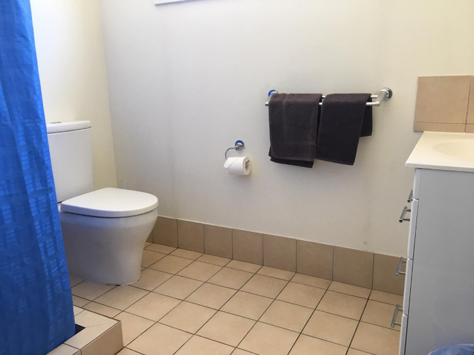 Bathroom, Oceanside Village, Shark Bay