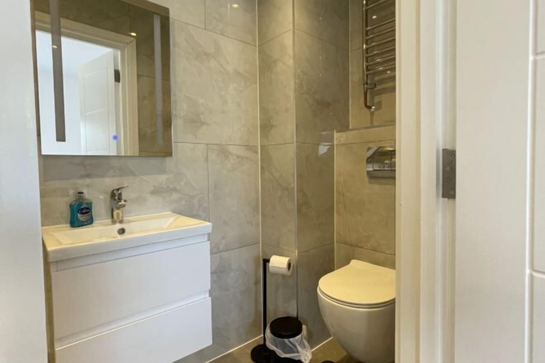 Bathroom 3, StarNest Shepherd's Bush, London