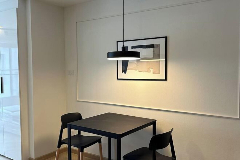Dining 5, 1B1B Classic & Cozy Room on Nimman15/Hi-Speed WIFI, Muang Chiang Mai