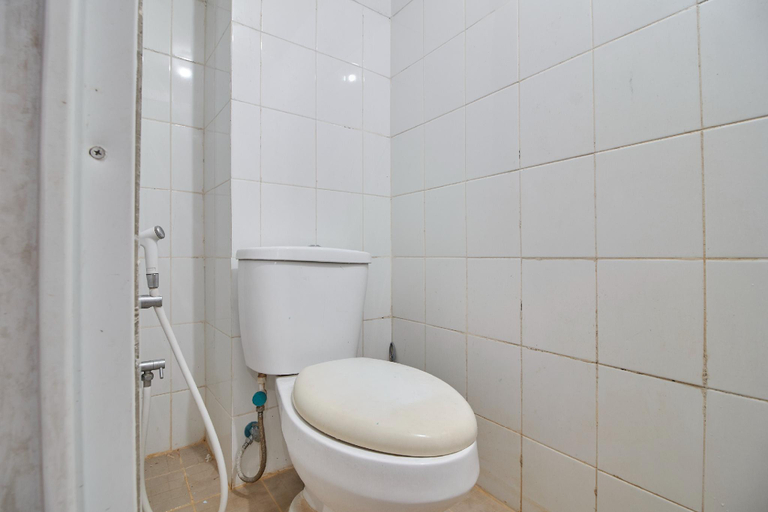 Bathroom 5, Room Rendi @ Apt Dramaga Tower, Bogor
