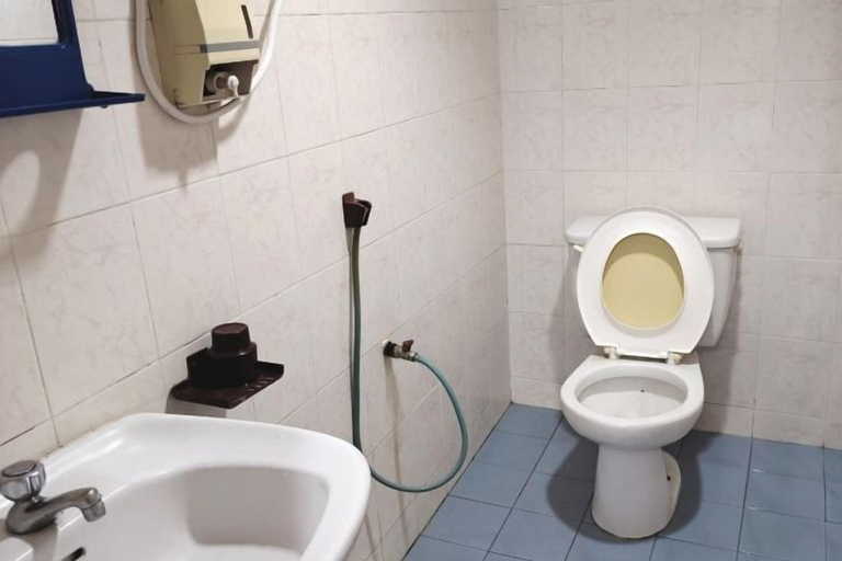 Bathroom 2, Wangsa Village Inn, Johor Bahru