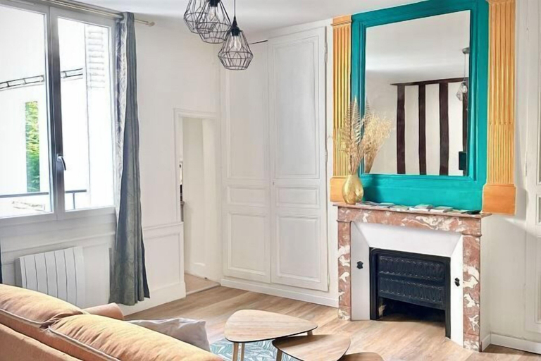 Living area 5, Charming studio, train station nearby, Indre-et-Loire