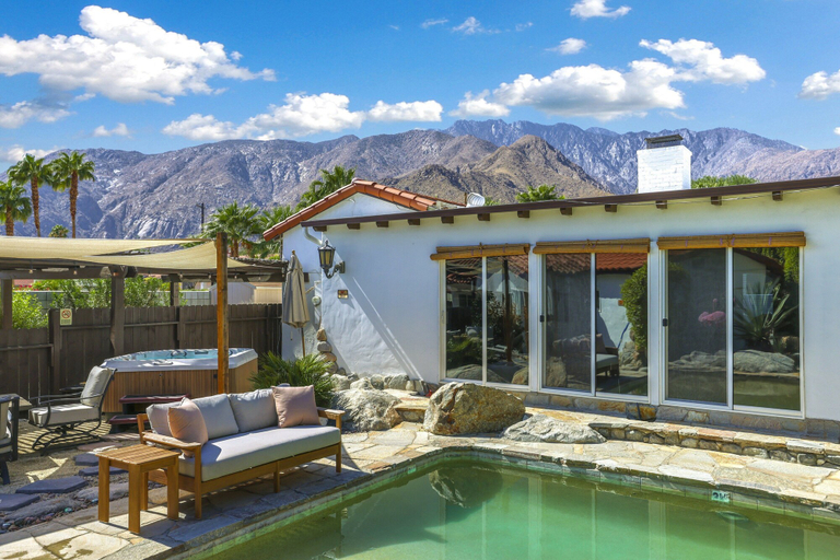 Pool 2, Casa Rosa, Riverside