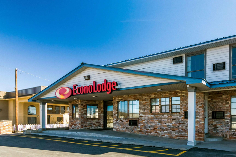 Others 3, Econo Lodge Dumas, Moore