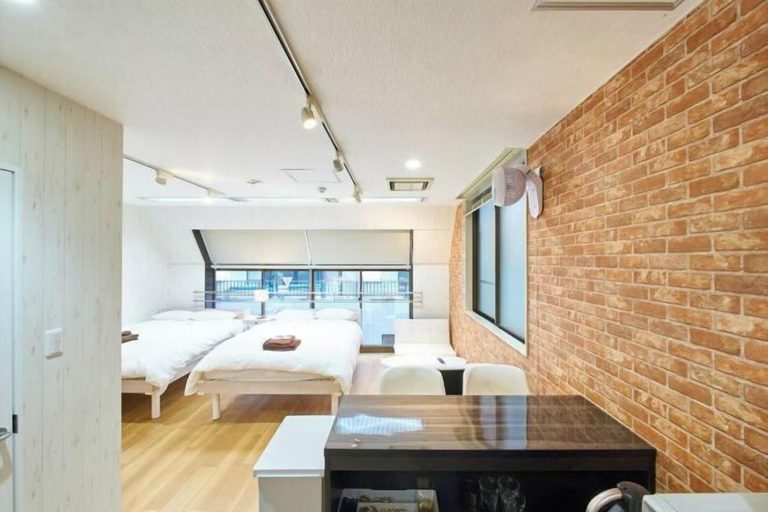 Room 3, 4 min walk to Shinbashi Station, Ginza, Imperial Palace, Tokyo Tower / Max6, Minato