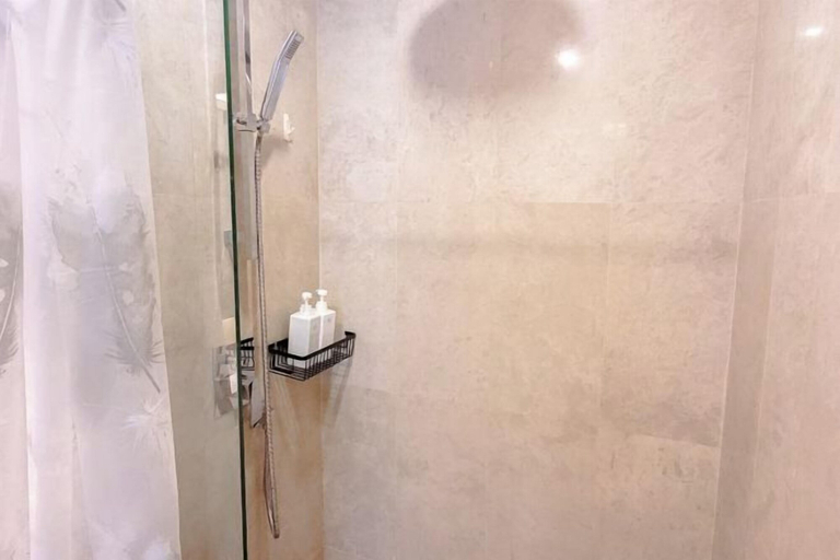 Bathroom 5, Damas Mont Kiara by Scape Stay, Kuala Lumpur