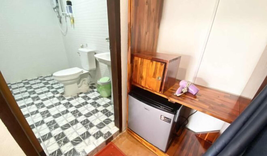Bathroom, Villay Vanh Place House, Luang Prabang