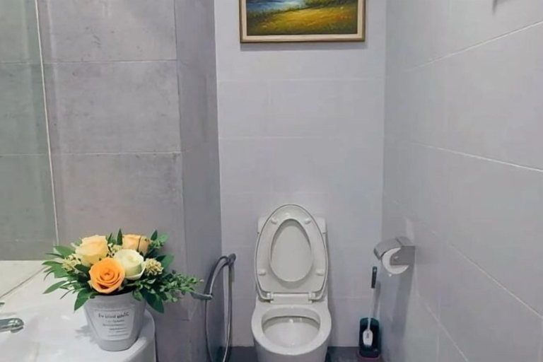 Bathroom 2, Chic & Cozy Suite @ Galacity, Kuching