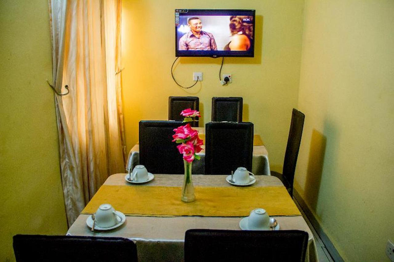 Food & Drinks, De Lawrence Court & Suites, Kosofe