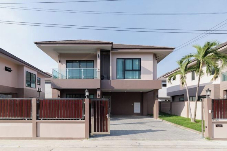 Exterior 2, Pattaya detached four-bedroom five-bed room pool villa, Pattaya