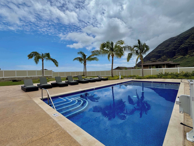 Outdoor pool, @ML Ocean View, Golf, Gazebo and Bbq, we Have All!, Honolulu
