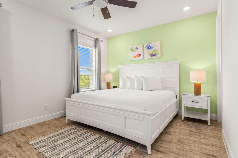 Room 3, Waves of Relaxation - For 8!, Osceola