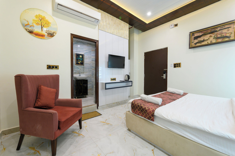 Room 2, Prince Diamond Hotel, Varanasi