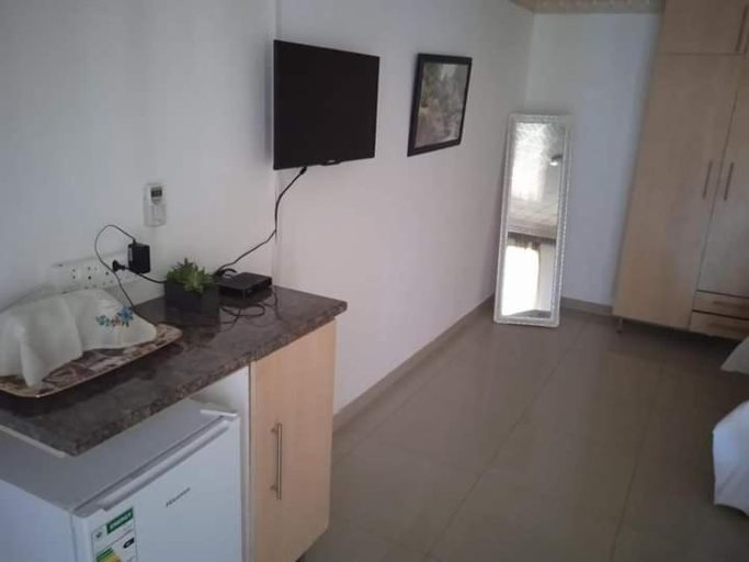 Others 2, Tsoga Odire guest House, Bojanala