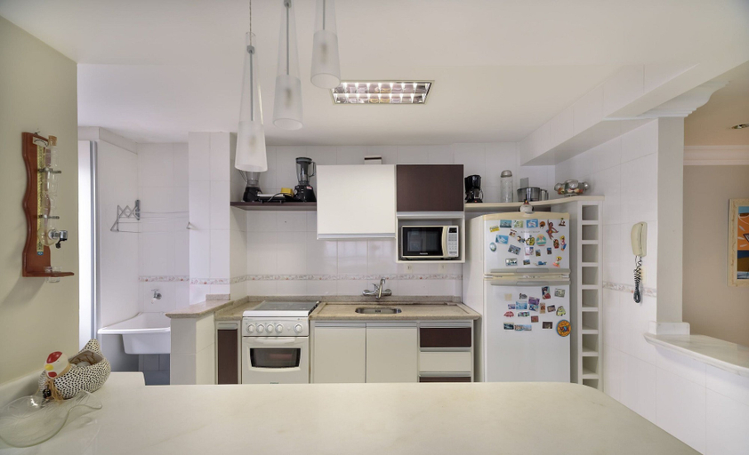 Private kitchen 4, 2BR Seafront apt W/garage in BC Nvi501, Balneário Arroio do Silva