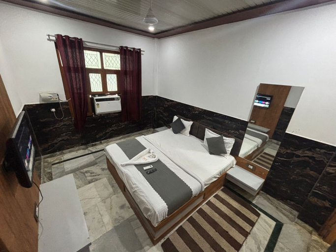 Room 2, HOTEL KRISHNA HERITAGE VRINDAVAN, Mathura