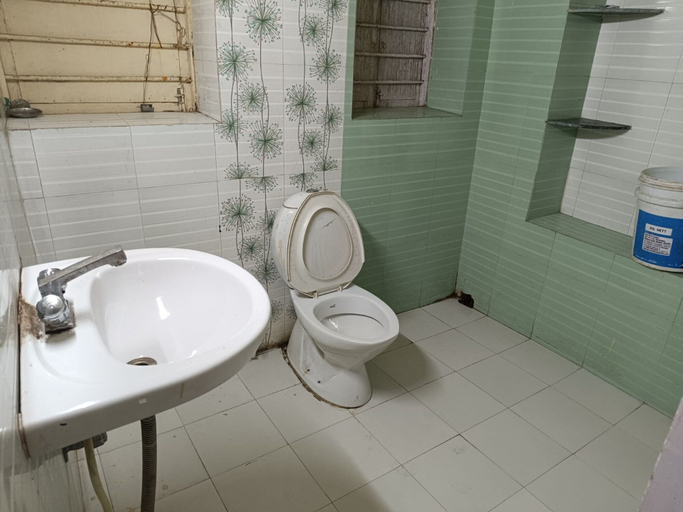 Bathroom 4, Duniya Guest House Kolkata, Kolkata